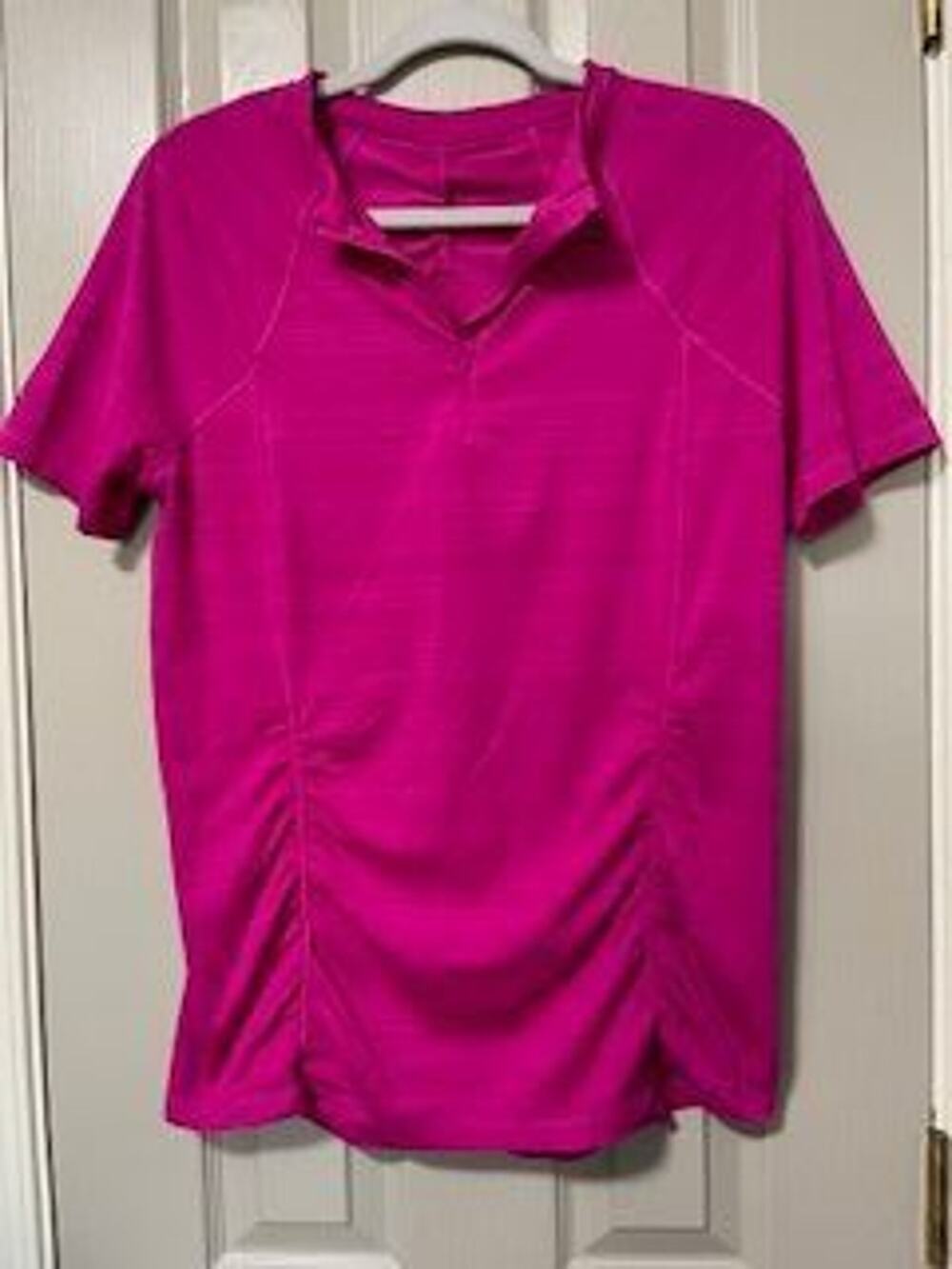 #T358 PRE-LOVED Athleta contoured tee size large